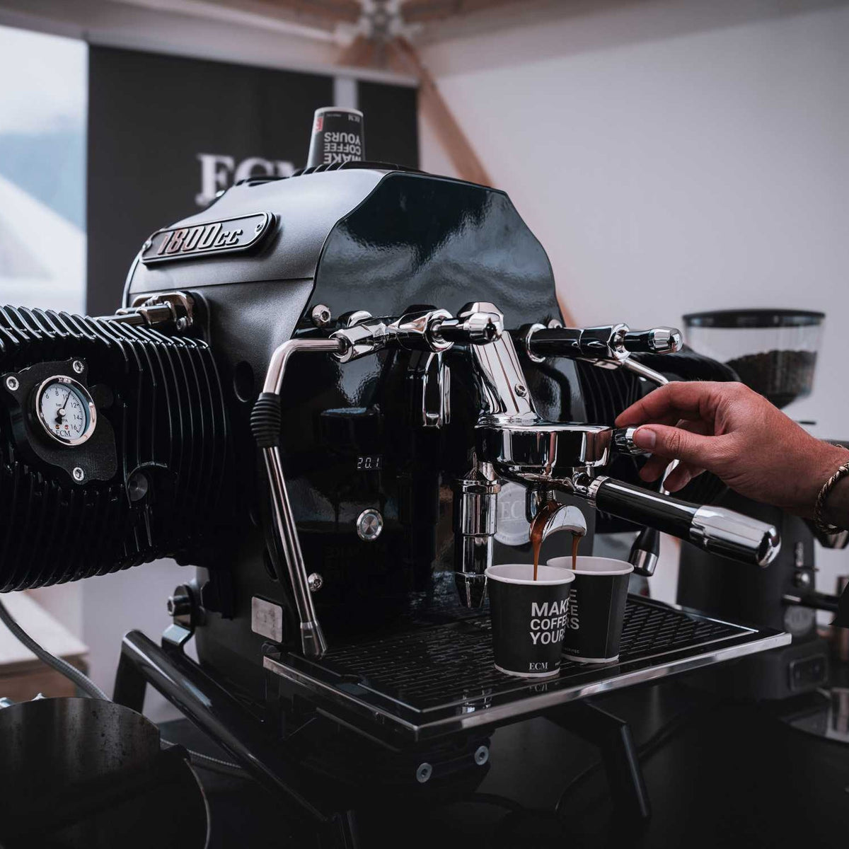 Espresso trekkes på Big Coffee Boxer